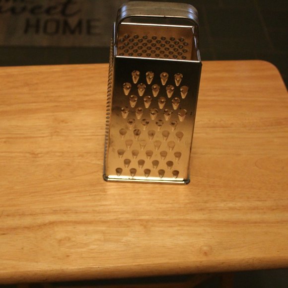 Stainless Steel Grater - Picture 1 of 5
